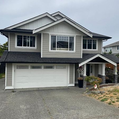 Starting Point Family House Hotel Saanich Exterior photo